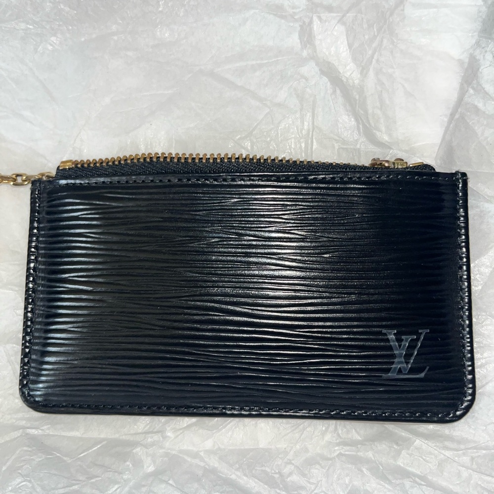 Louis Vuitton black key Clas